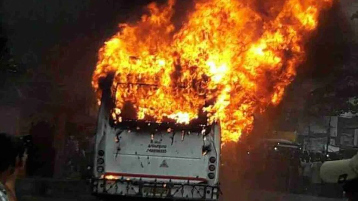 हरियाणा के नूंह में चलती बस में जिंदा जल गए आठ लोग ,कई लोग गंभीर रूप से घायल