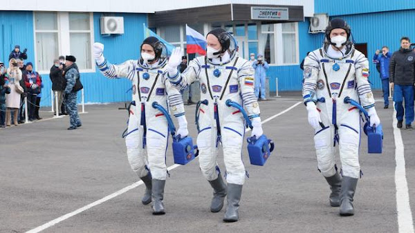 UKRAINE ⚡️ : TROIS ASTRONAUTES RUSSES ONT REJOINT LA STATION SPATIALE INTERNATIONALE SUR FOND DE CONFLIT