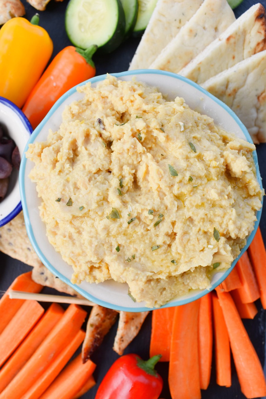 Homemade Garlic Hummus