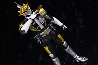 REVIEW SHFiguarts (Shinkocchou Seihou) Kamen Rider Den-O Rod Form / Ax Form, Bandai