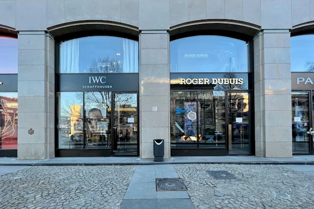 улица Петровка, IWC, Roger Dubuis