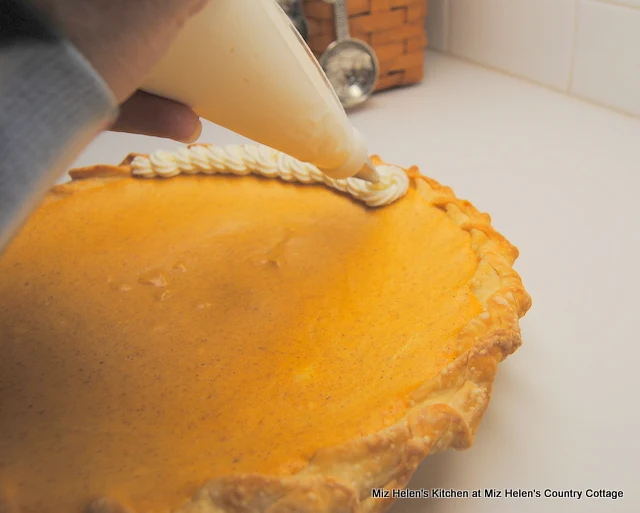 Retro Pumpkin Marshmallow Pie at Miz Helen's Country Cottage