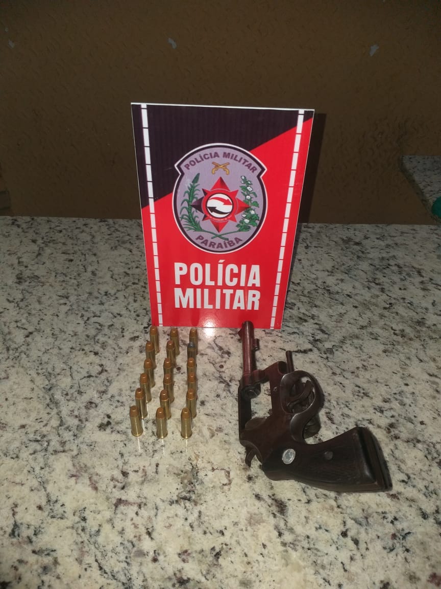 Polícia Militar apreende arma de fogo e munições em Catolé do Rocha