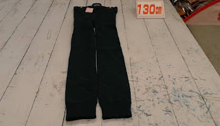 中古品　子供服　１３０ｃｍ　ブラック　スパッツ　３３０円