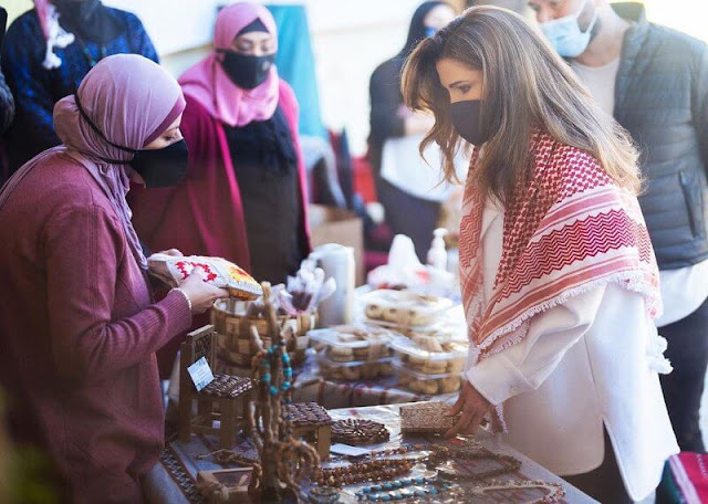 Queen Rania visited the Jordan Heritage Shop and Balqawi Wedding Experience