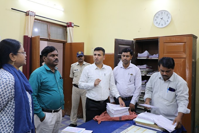 *💫🌈संभागायुक्‍त ने सोहागपुर के तहसीलदार कोर्ट का आकस्मिक निरीक्षण किया*......*💫🌈लंबित राजस्‍व प्रकरणों को 30 दिवस में निराकृत करने के दिए निर्देश*......*💫🌈तहसील कार्यालय में पदस्‍थ शिक्षक को मूल पदस्‍थापना वाले स्‍थान में भेजने के दिए निर्देश*