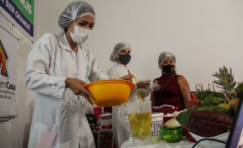 Eunápolis oferta oficina culinária para cuidadores dos pacientes assistidos pelo programa “Melhor em Casa”