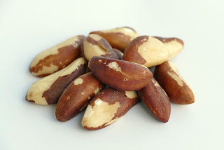 gambar kacang brazil