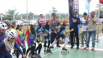 Pj. Wali Kota Suprayitno Buka Kejuaraan Sepatu Roda Tingkat Regional Sumatera