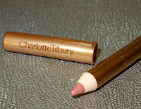 Review Charlotte Tilbury Lip Cheat lip liner in Pillow Talk Original