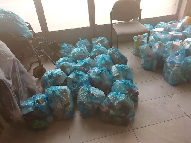 38 άπορες οικογένειες ασθενών στην Αργολίδα έλαβαν εορταστικά πακέτα από την «Η ΑΛΛΗΛΕΓΓΥΗ»