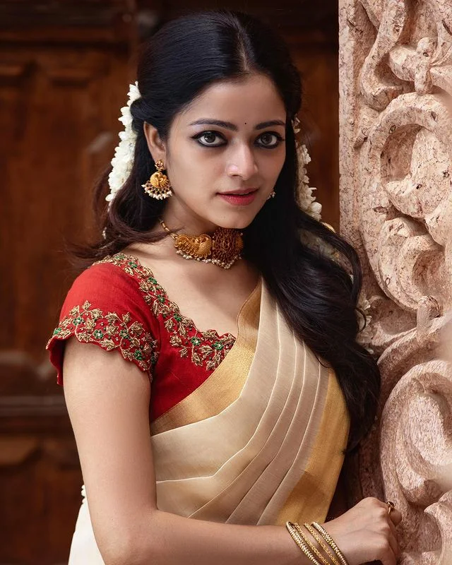 Tamil Actress Janani Iyer