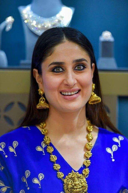 Glamorous Kareena Kapoor Latest Stills At Event 36