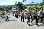 Puluhan Personel Polres Pasangkayu Long March dalam Rangka Tradisi Kenaikan Pangkat