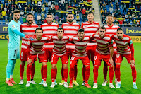 GRANADA C. F. Temporada 2021-22. Luis Maximiano, Germán, Jorge Molina, Gonalons, Raúl Torrente, Luis Suárez. Luis Milla, Alberto Soro, Carlos Neva, Quini, Antonio Puertas. CÁDIZ C. F. 1 GRANADA C. F. 1 Lunes 13/12/2021, 21:00 horas. Campeonato de Liga de 1ª División, jornada 17. Cádiz, estadio Nuevo Mirandilla: 13.052 espectadores. Entrenadores: Cádiz CF: Álvaro Cervera. Granada CF: Robert Moreno. Árbitro: Miguel Ángel Ortiz Arias, Madrid. Expulsiones: Salvi (90+2’), Cádiz. GOLES: 1-0: 32’, Arzamendia. 1-1: 88’, Jorge Molina.