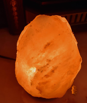 glowing himalayan salt lamp