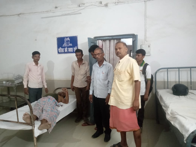 सड़क दुर्घटना में झामुमो नेता घायल  bhawnathpur     