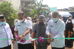 Sekda Bintan Resmikan Sentra Kerupuk Ikan dan Menyerahkan Rumah Produksi Kerupuk Ikan