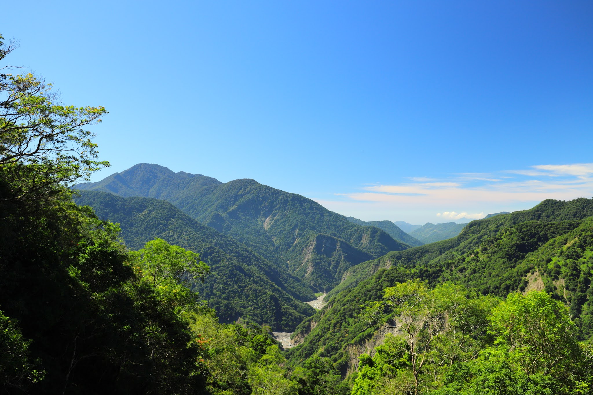 嘉義南霞山望向楠梓仙山以及新望嶺