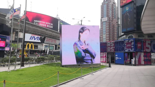 Fans Support Ad Yu Yan 喻言应援广告 Lot 10 Giant Cube Digital Out of Home Advertising Bukit Bintang Kuala Lumpur Malaysia