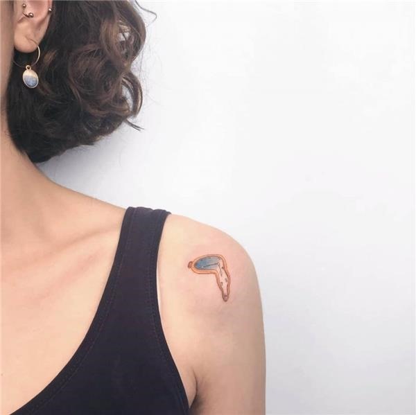 Tatuagens femininas para se inspirar - 17 ideias para os ombros