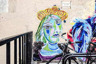 Sunday Street Art : Les Murs ont des oreilles - Avoir un petit vélo dans la tête - avenue Simon Bolivar - Paris 19