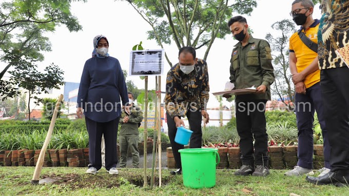 PEMKOT CIMAHI LAKUKAN PENANAMAN POHON KOMPENSASI PEMBANGUNAN  UNDERPASS SRIWIJAYA