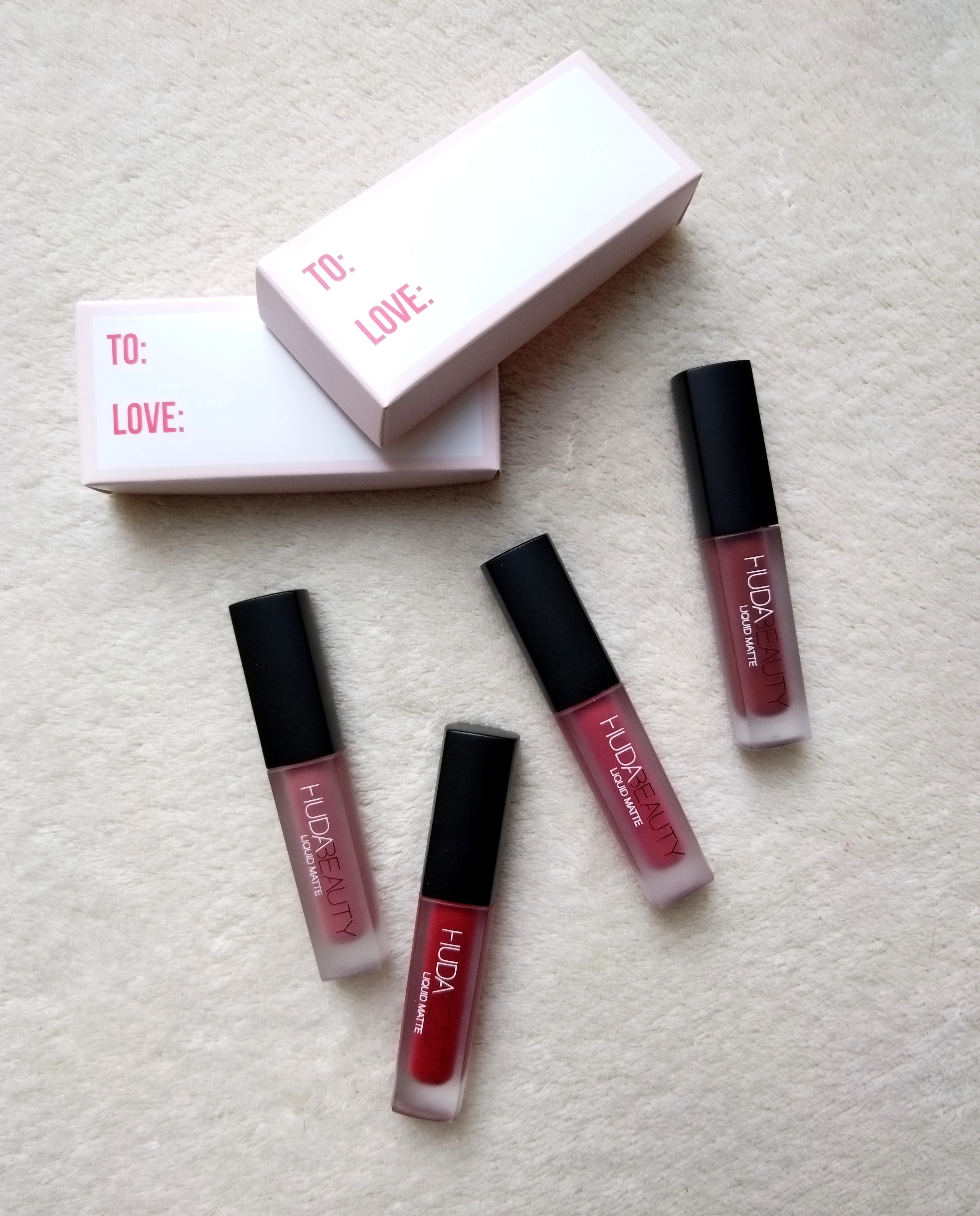 HUDA BEAUTY : Valentine's Day Liquid Matte Lipstick Mini Quad Tear & Share, le kit à partager ou pas! (swatch) 💄👄💕