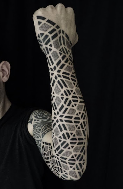 50 tatuagens geométricas para homens: designs impressionantes para quem busca estilo e originalidade
