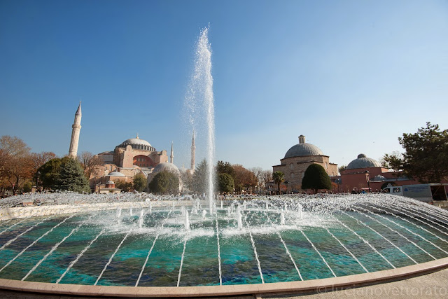 fontana tra Santa Sofia e la Moschea Blu