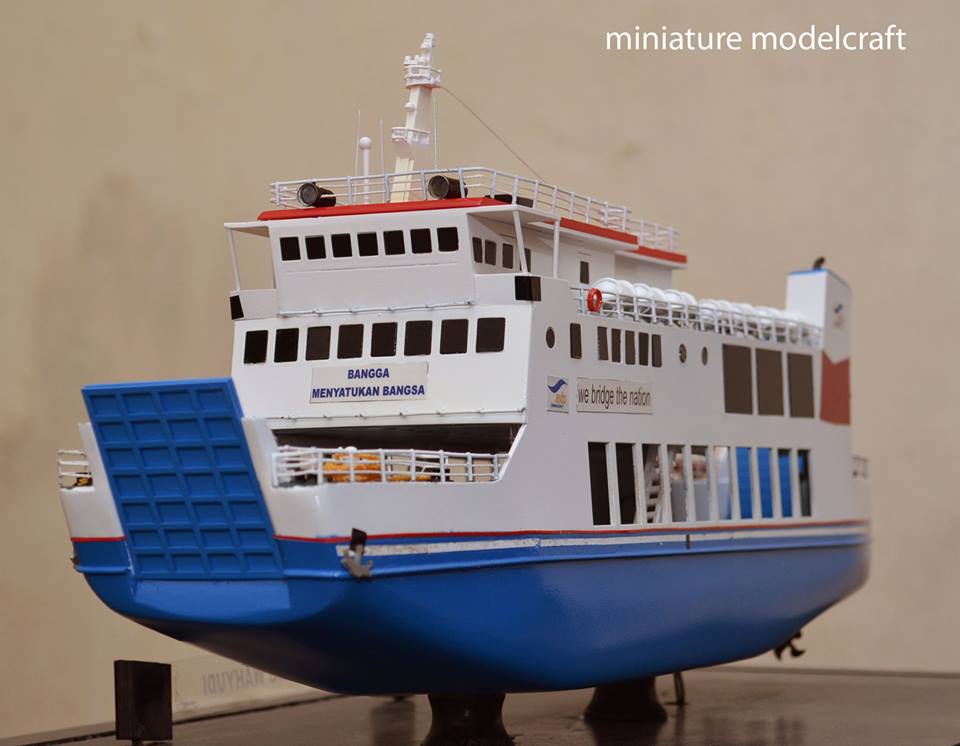 miniatur kapal ferry roro passenger ship kmp muria berkualitas