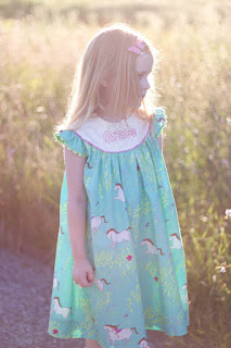 http://whimsicalfabricsewalong.blogspot.com/p/mamie-dress.html