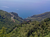 Scorcio panoramico della costiera amalfitana