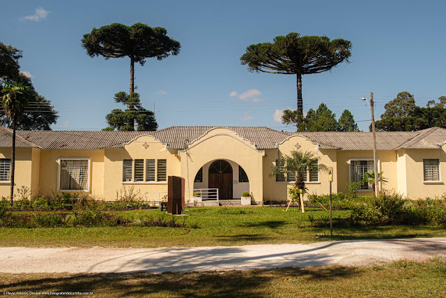 Prédio do antigo Educandário Curitiba - entrada peincipal