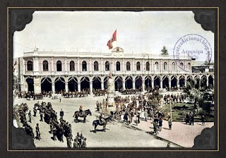 Portal de la Municipalidad en los años 20 del siglo pasado