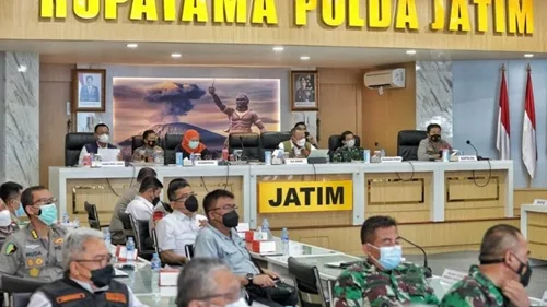 Antisipasi Peningkatan Kasus Covid-19 di Jatim, Forkopimda Gelar Rapat Koordinasi bersama BNPB di Polda Jatim