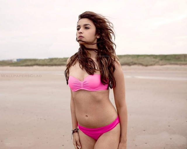 Alia Bhatt hot in Bikini