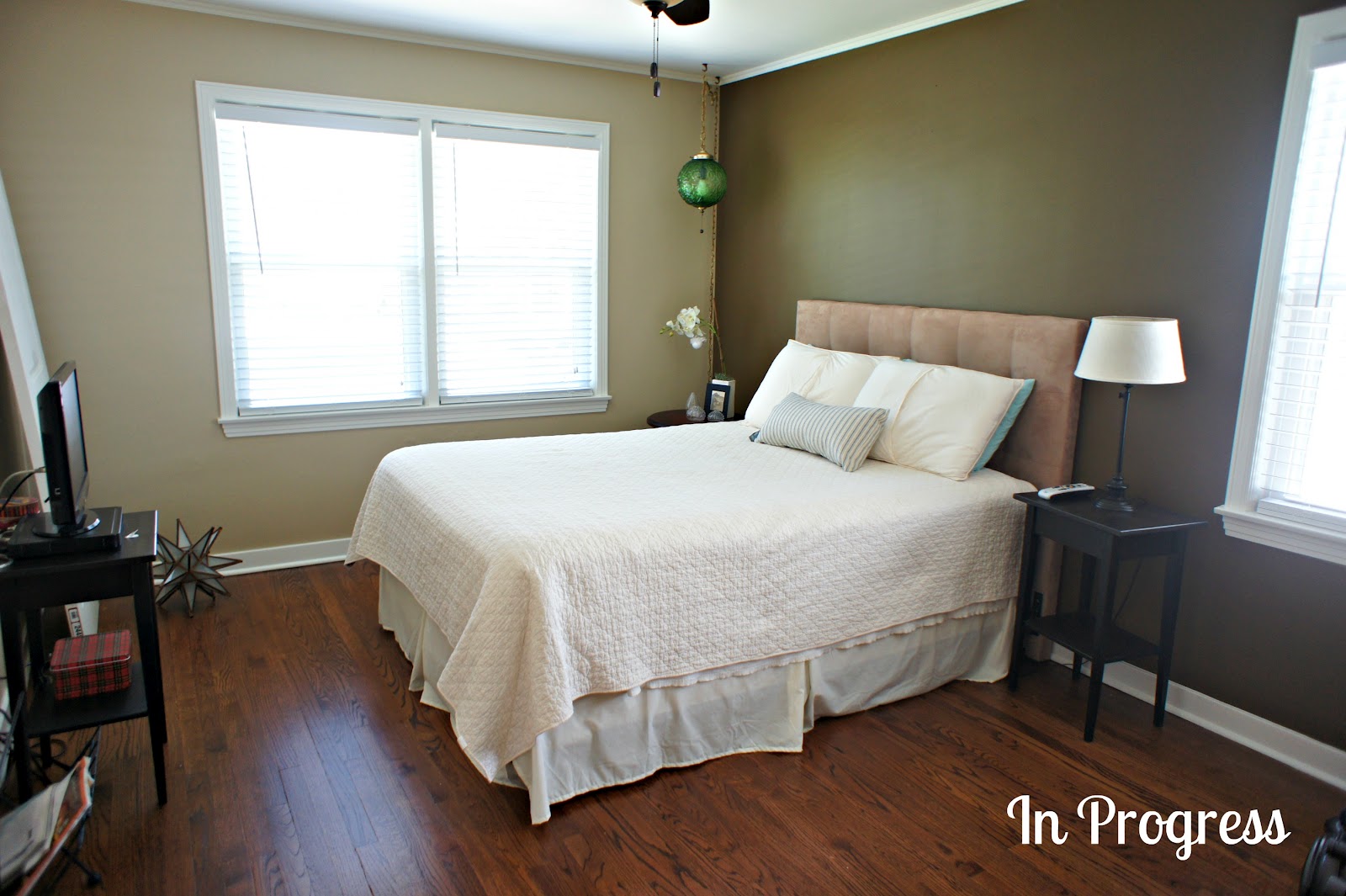 Love-Lee Homemaker: Let's Talk Bedrooms