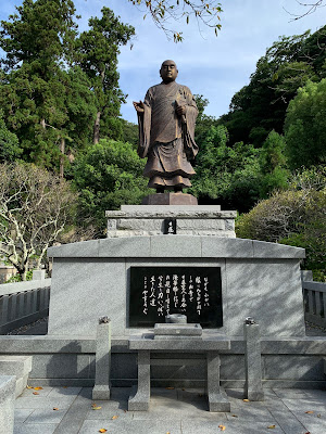 日蓮聖人銅像