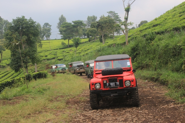 PAKET OFFROAD BANDUNG DAN WISATA OFFROAD CIKOLE LEMBANG - SUKAWANA