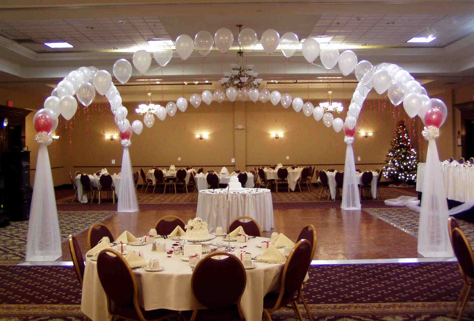 Wedding Reception Balloon Decoration Ideas