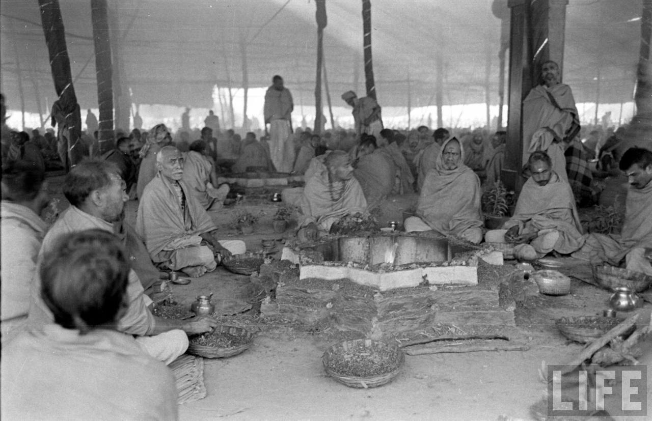 Maha-Yagya (Yajna or Yagna) Performed for World Peace during World War II on Banks of River Yamuna, Delhi, India | Rare & Old Vintage Photos (1944) - Part 3