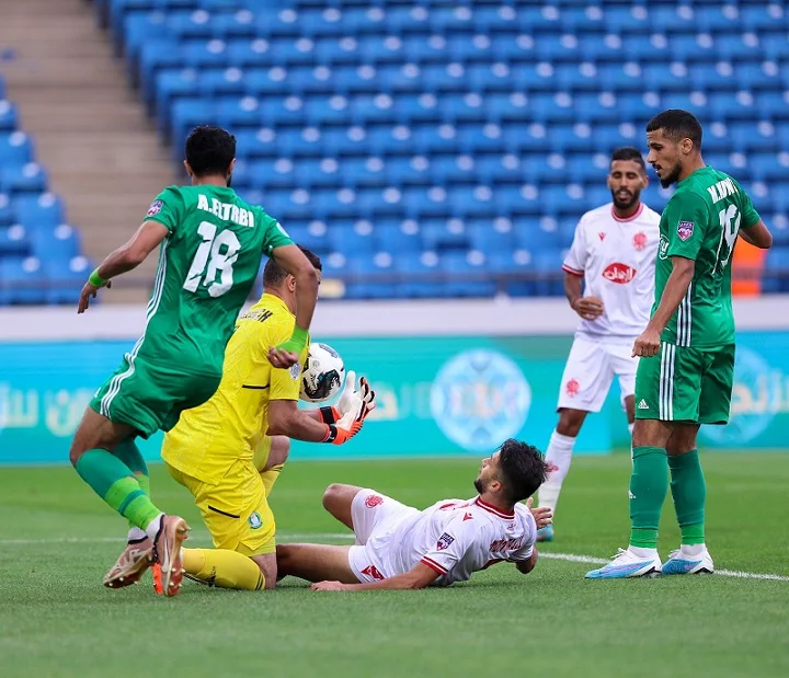 مواجهة مثيرة في البطولة العربية: الوداد المغربي يتعادل مع الأهلي طرابلس بهدف لمثله
