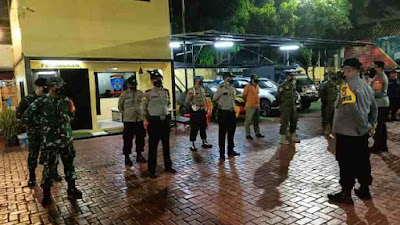 Cegah Penyebaran Covid-19 dan Guantibmas, Babinsa Koramil 02/TB Bersama Tiga Pilar Gelar Patroli Wilayah..