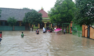 Diguyur Hujan Sejak Siang, Desa Sundul Di terjang Banjir