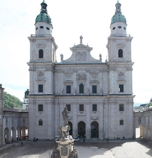 Domplaz em Salzburg Áustria