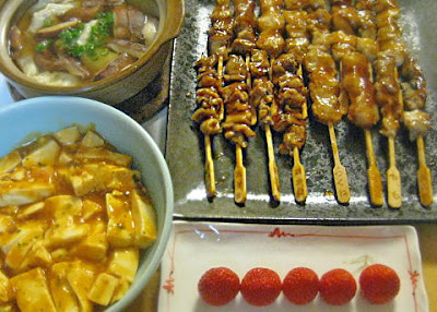 今日の晩御飯　メインは半額焼き鳥　マーボ豆腐　ワンタン椎茸スープ＋1