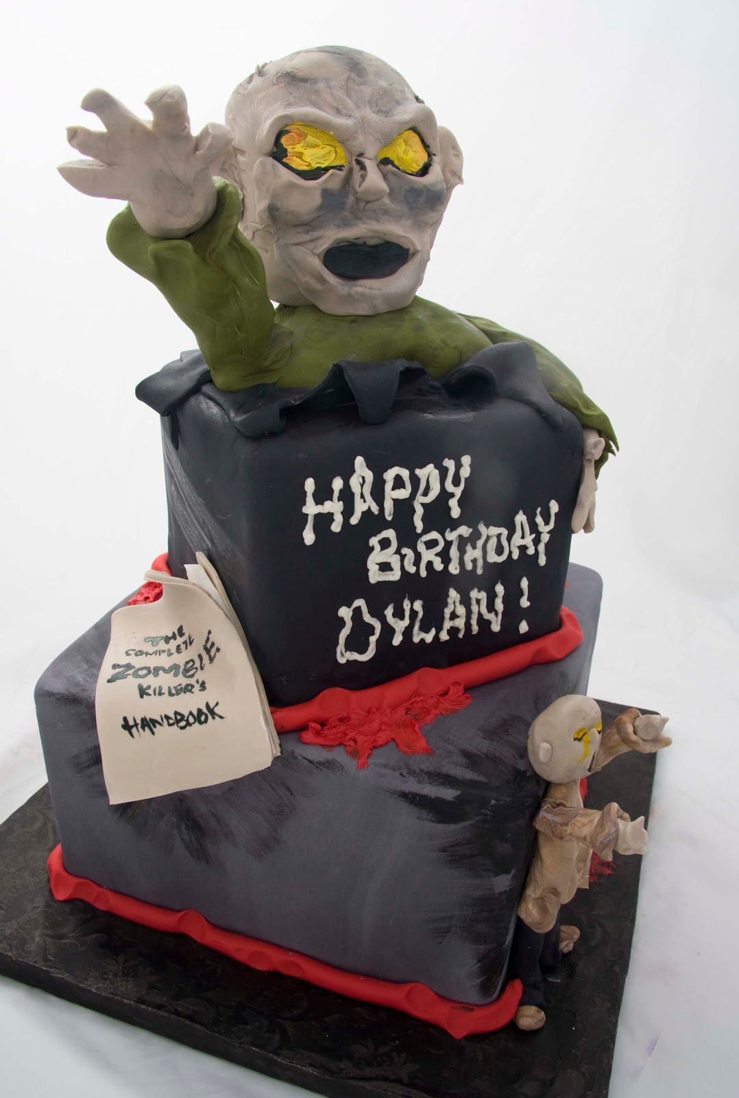 halloween zombie cakes Posted by The Crimson Cake at 5:16 PM