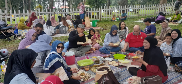 Botram dan Piknik Asyik di Selabintana Sukabumi