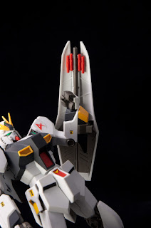 http://www.hobbyhovel.com/wp-content/uploads/2011/06/HGUC-Nu-Gundam-016.jpg